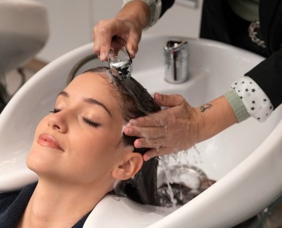 hair-washing-woman